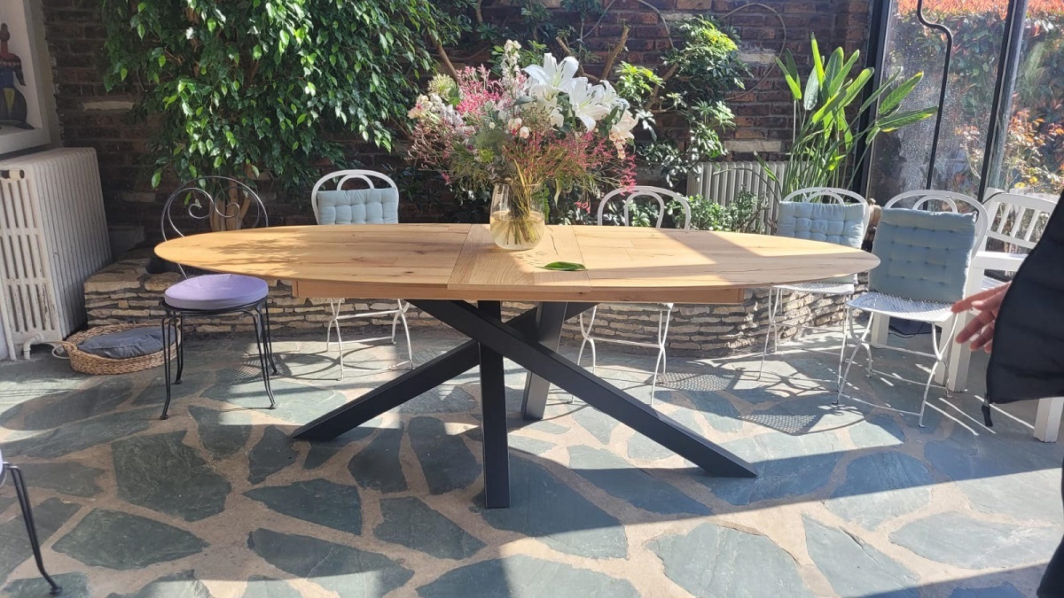 OVALE VERY TABLE AVEC ALLONGE CENTRALE